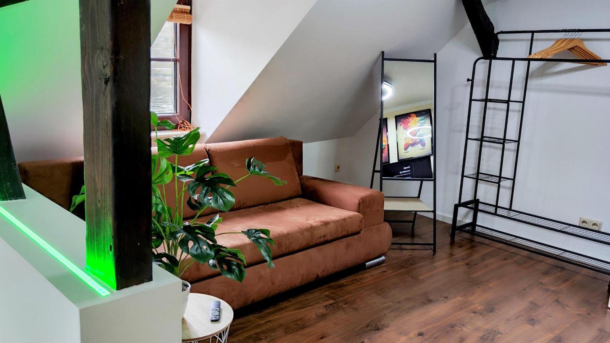 Direkt Am Rhein Mit Burgblick Nahe Rheinsteig Bis 8 Personen, 2 Baeder, 4 Zimmer, Kueche, Netflix Appartement Kaub Buitenkant foto